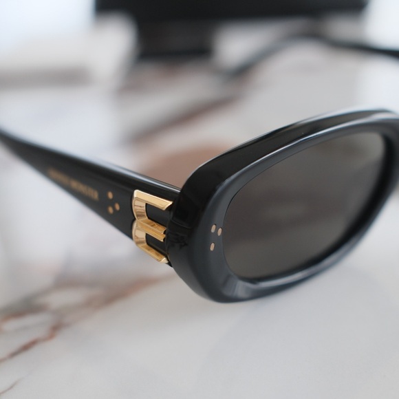 GENTLE MONSTER Black Sunglasses - Picture 6 of 16